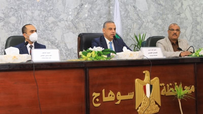 طارق الفقي يفتتح