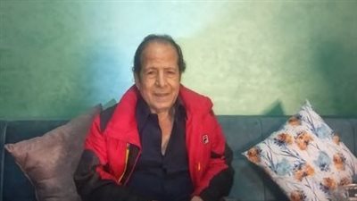 ادعو له بالشفاء.. تعليق مفاجئ من ابن الفنان عادل الفار بعد نقله للعناية المركزة 