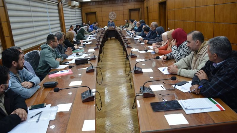 محافظ الدقهلية يبحث