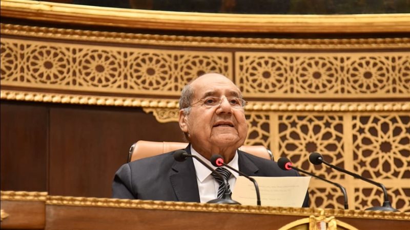 رئيس الشيوخ يفض دور
