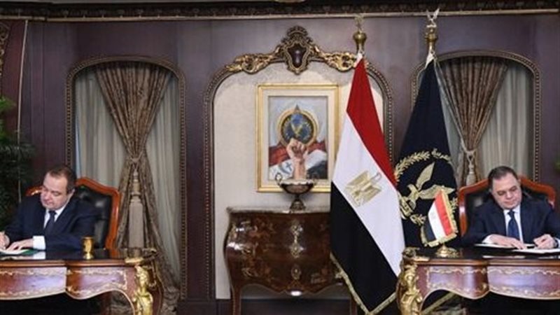 وزير الداخلية يستقبل