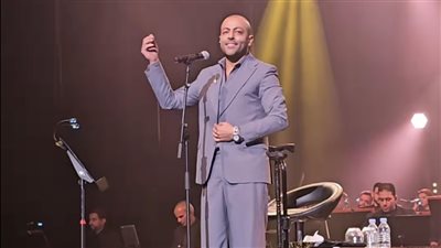 بباقة من أروع أغانيه، تامر عاشور يطرب الجمهور بموازين 