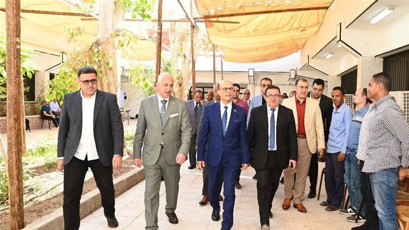 رئيس جامعة أسيوط