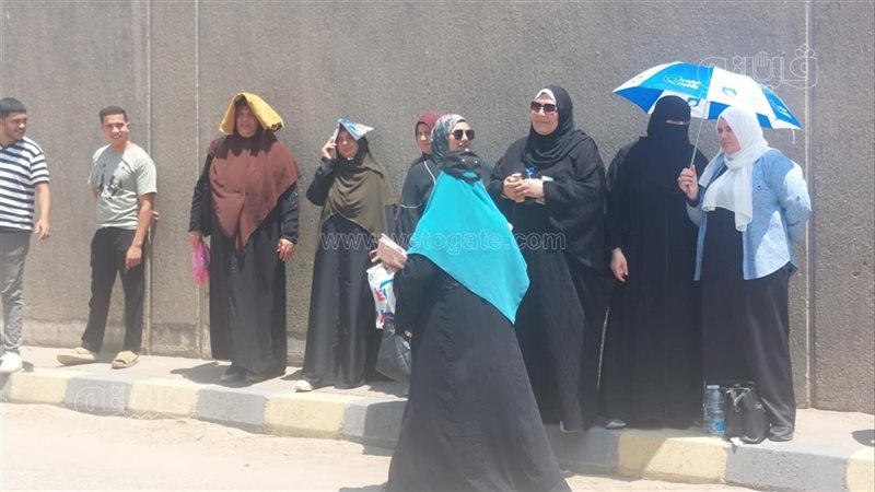 بالشماسي التصدي للشمس