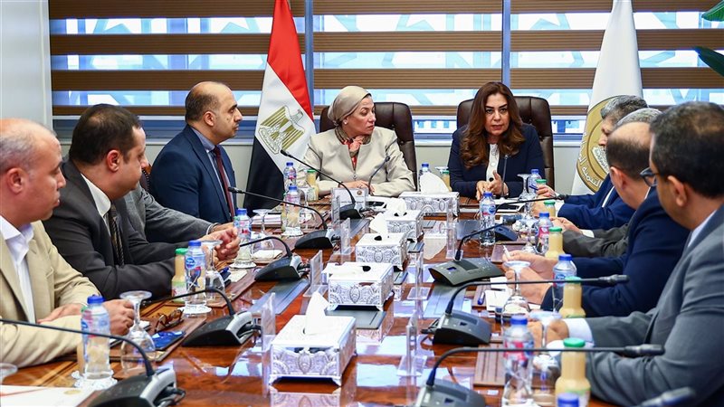 اجتماع وزيرتي البيئة