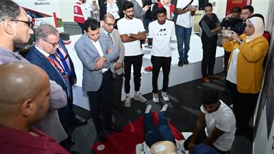 أشرف صبحي يشهد مبادرة 
