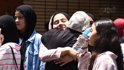 قطار امتحانات الثانوية العامة يصل محطة «الإنجليزي».. وزير التعليم يتابع اللجان من غرفة العمليات.. والوزارة تشدد على رؤساء اللجان مراعاة الدقة في توزيع أوراق الأسئلة 