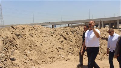 محافظ القليوبية يتابع جهود إزالة تراكمات القمامة بمنطقة كباري العصار