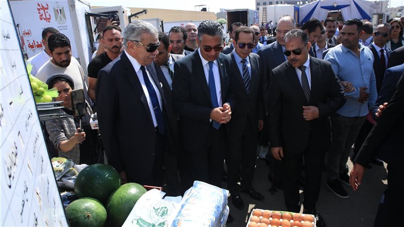 وزير التموين خلال