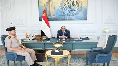 الرئيس السيسي يستقبل وزير الدفاع والإنتاج الحربي (صورة)
