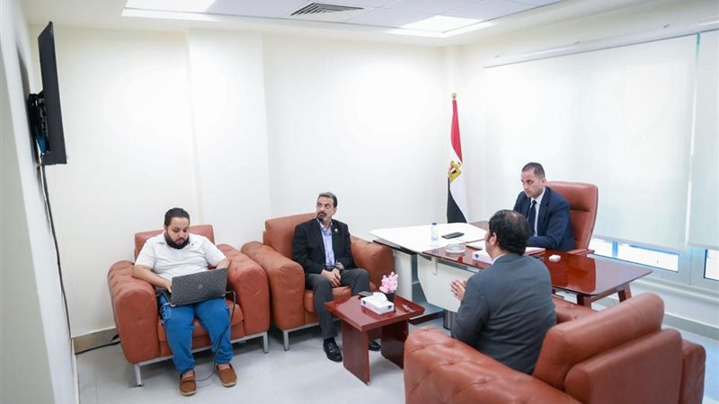 د. محمد الطيب أثناء