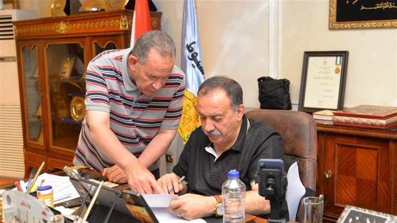 محافظ أسيوط يعتمد