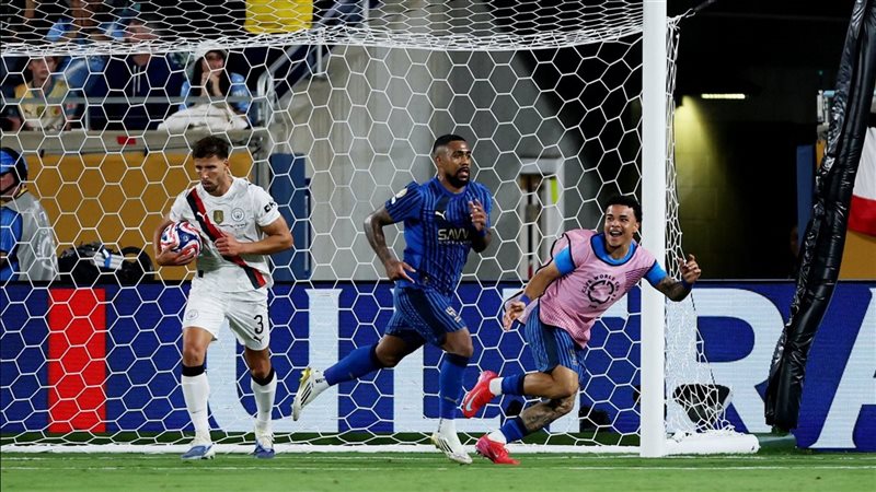 مباراة الهلال ومانشستر