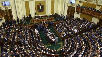 دستور يا حكومة!.. لم تلتزم بالنصوص الدستورية الخاصة بالإنفاق على التعليم والصحة والبحث العلمى والخدمات الأساسية وأفرطت فى الاقتراض بعيدًا عن الطرق القانونية.. ونواب: أداء 