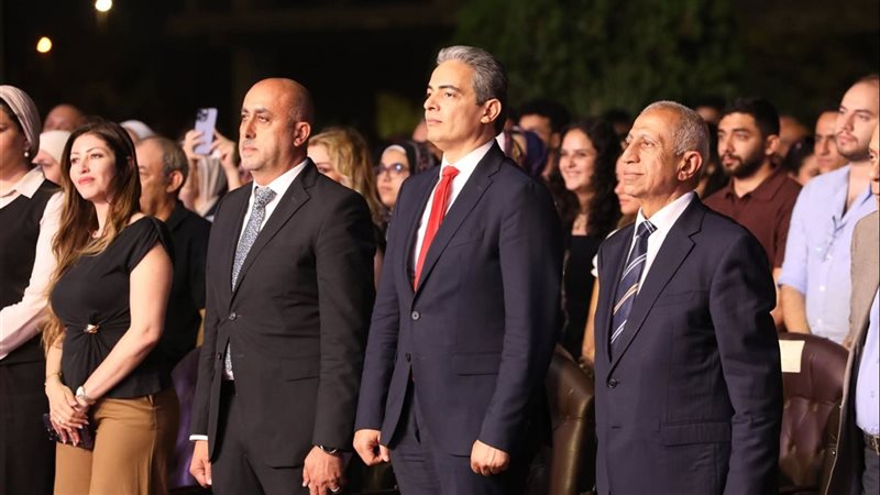مناقشة مشروعات التخرج