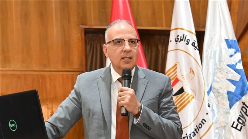 وزير الري الدكتور