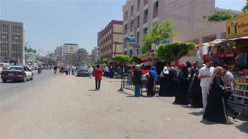 توافد طلاب الثانوية