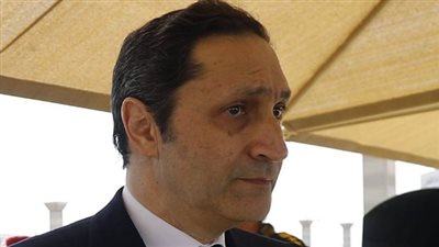 علاء مبارك يكشف فيديوهات نادرة لوالده عن أشرس معركة جوية في تاريخ مصر