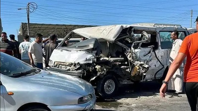 ميكروباص حادث الطريق