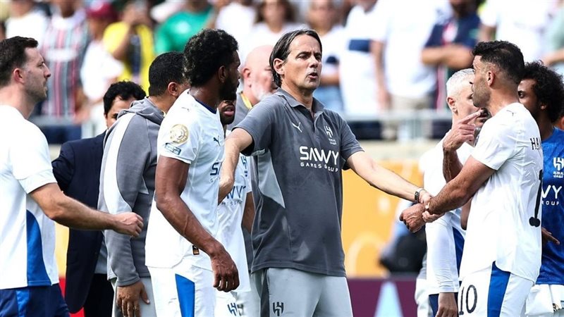 احتجاج لاعبي الهلال