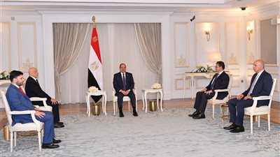 الرئاسة في أسبوع: السيسي يوجه الحكومة بإغلاق الطريق الدائري الإقليمي في مناطق رفع الكفاءة والصيانة.. ويؤكد دعم مصر للصومال وليبيا.. ويبرز التطلع لمزيد من الاستثمارات الصينية