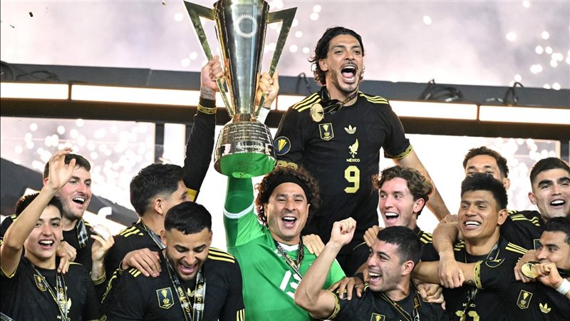  تتويج المكسيك بالكأس