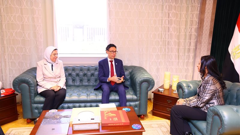 وزيرة التضامن تستقبل