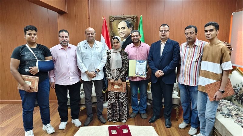 تكريم الطلاب الفائزين