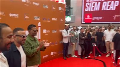 أحمد السقا يفاجئ الجمهور بعرض أكشن في دبي أثناء حفل فيلم 