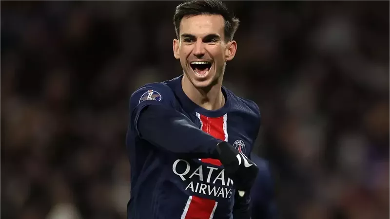 فابيان رويز، فيتو
