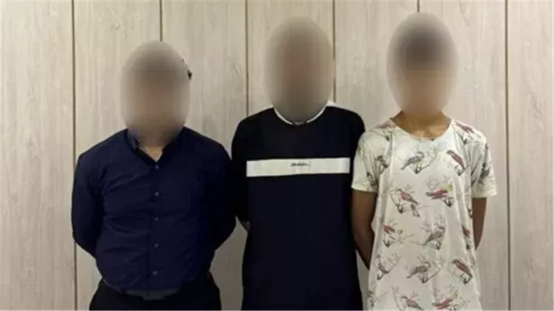 حفلة تعذيب لـ صديقه