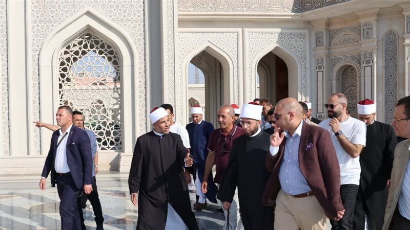 وزير الأوقاف يتفقد