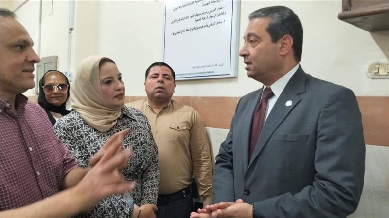 محافظ دمياط مع الدكتورة
