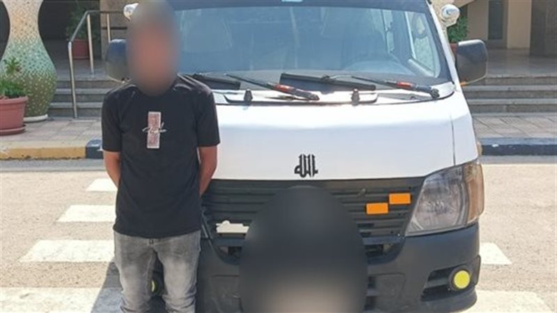 ضبط سائق قاد ميكروباص