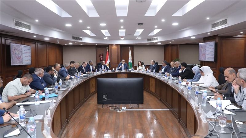 اجتماع محافظ الجيزة