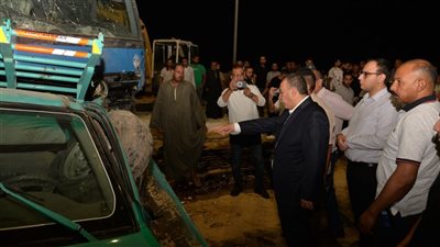 مصرع وإصابة 24 شخصا، محافظ أسيوط يتفقد موقع حادث محور ديروط ويوجه بصرف تعويضات وتوفير الرعاية للمصابين (صور)