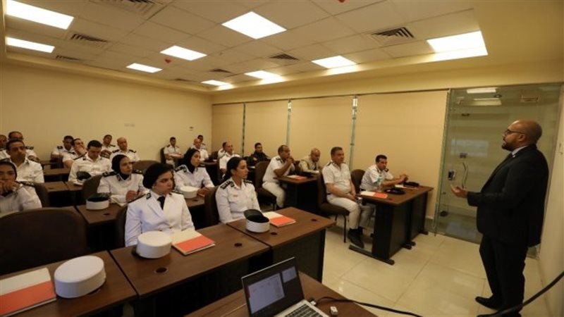 الداخلية تنظم دورتين