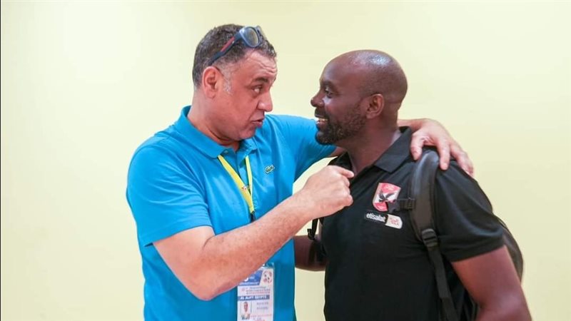 ديفيد ديفيز مع مدير