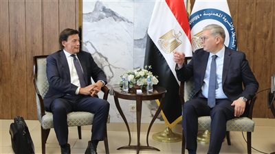 وزير البترول يثمن جهود 