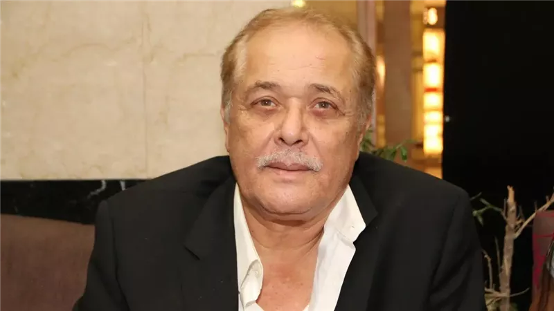 الفنان الراحل محمود
