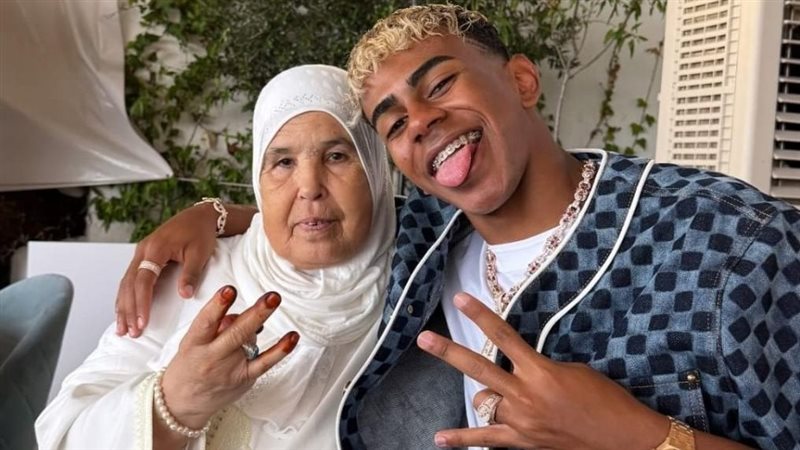 لامين يامال وجدته،فيتو