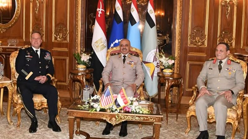 رئيس الأركان يلتقي