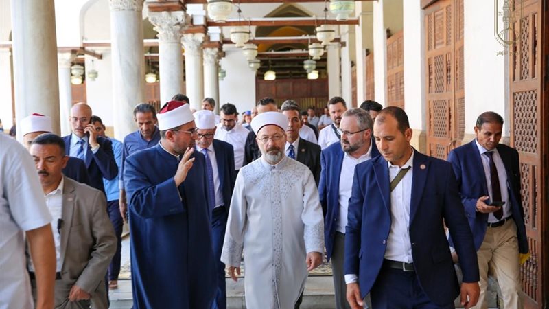 رئيس الشئون الدينية