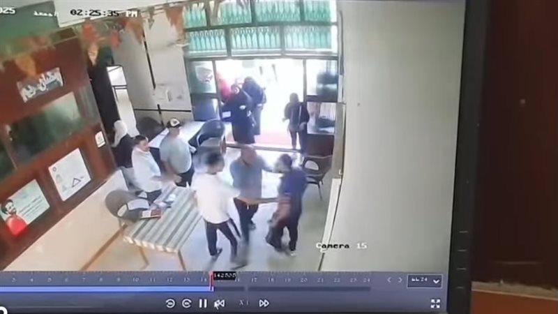 فيديو يشير إلى الواقعة،