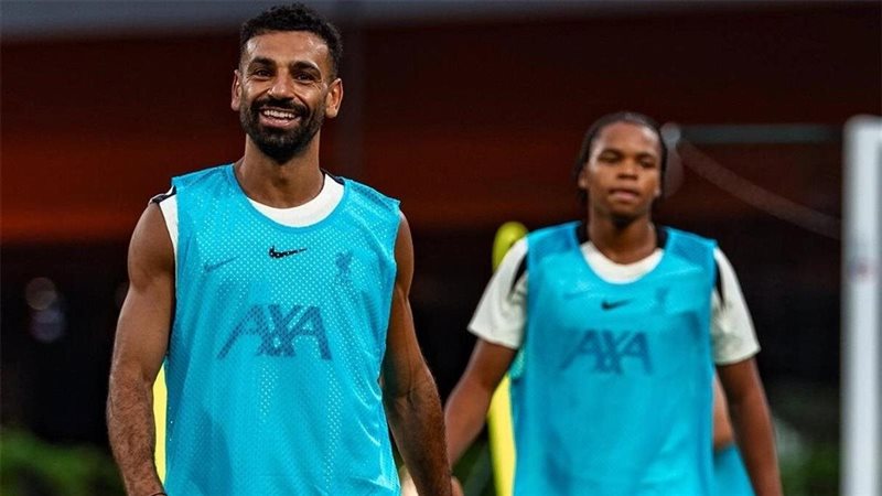 محمد صلاح ونجوموها