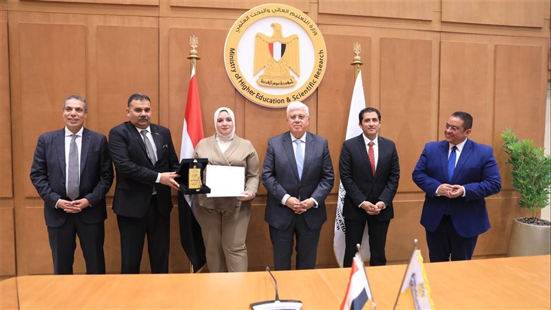 تكريم الفائزين بجوائز