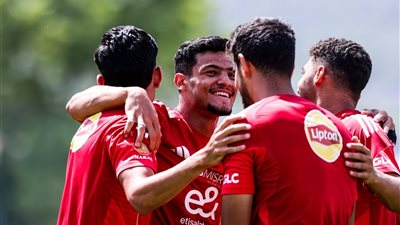 الأهلي يدخل معسكرا مغلقا اليوم استعدادا لمباراة فاركو 