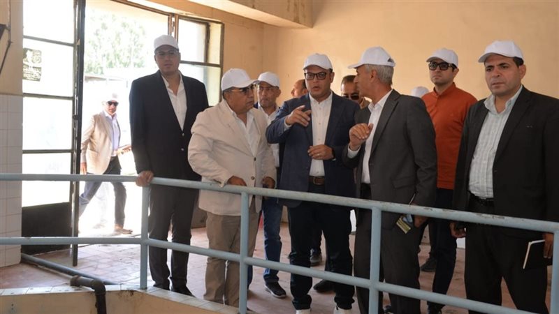 وزير الإسكان ومحافظ