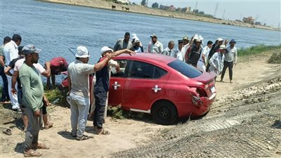 الإنقاذ النهري يكثف جهوده للبحث عن طبيب انقلبت سيارته بترعة السلام في الدقهلية 