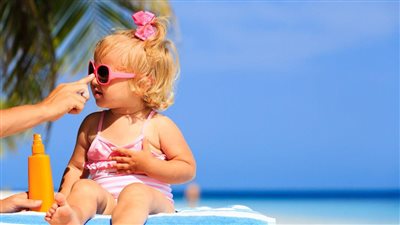 نصائح يجب اتباعها عند الذهاب إلى المصيف حفاظا على صحة أطفالك 